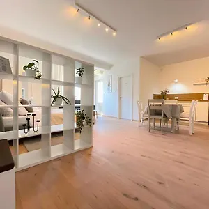 Caramel Comforts In Stinjan Only 800 M From The Beach, Free Parking Apartment