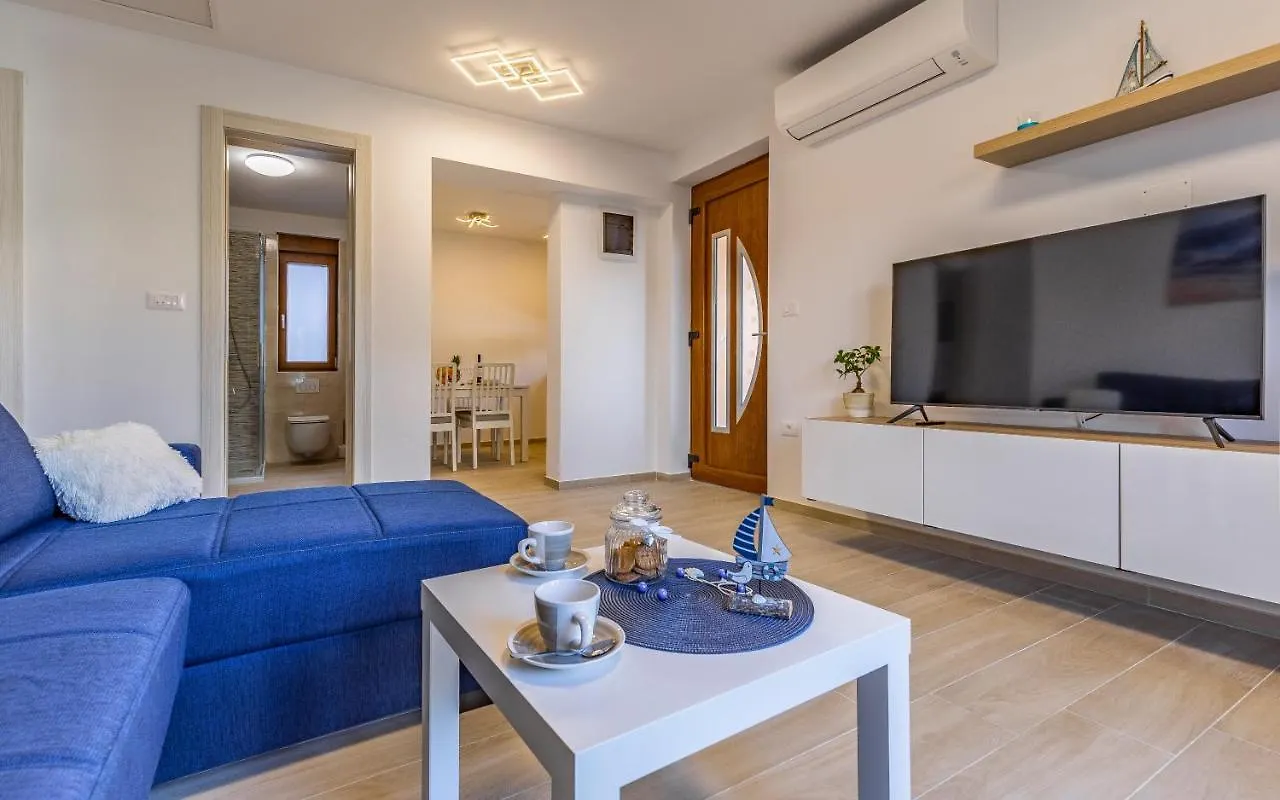 Apartment Blue 풀라