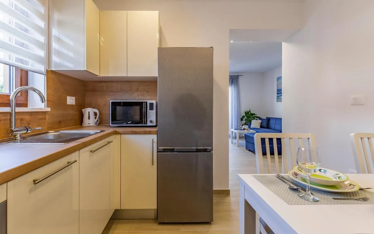 Apartment Blue 풀라
