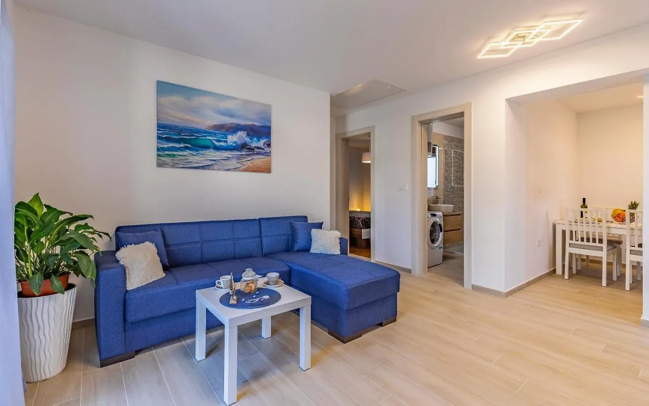 Apartment Blue 풀라